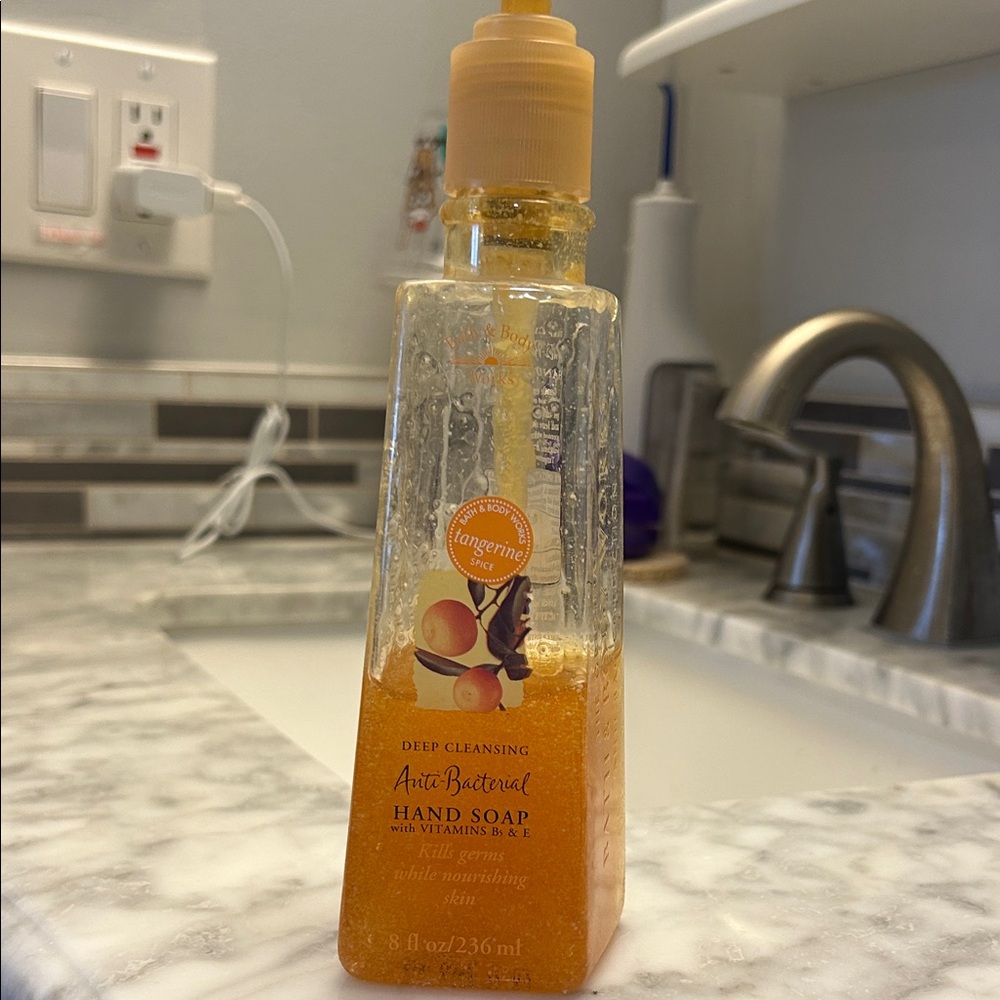 Bath & Body Works Tangerine Hand Soap - Orange